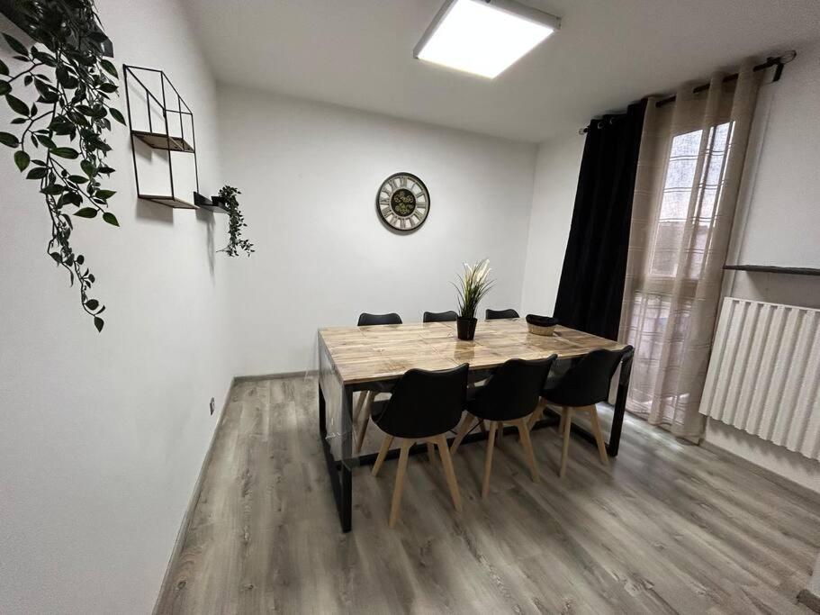 T4 Jolie Vue Avec Jaccuzzi Apartment วิทอลล์ ภายนอก รูปภาพ